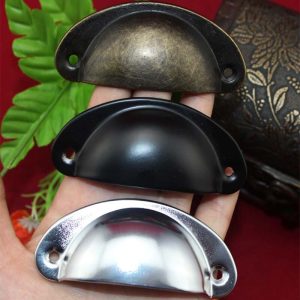 Tirador 2820 Asa Concha Cromada